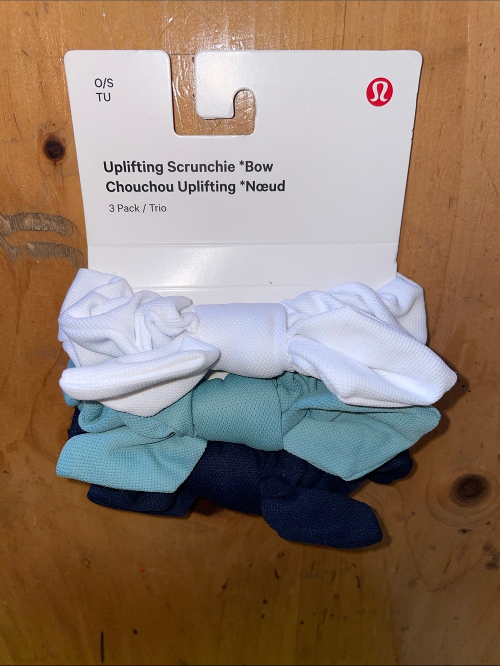 NWT- Lululemon- Uplifting Scrunchy- 3 Pack- White/Seafoam/Navy